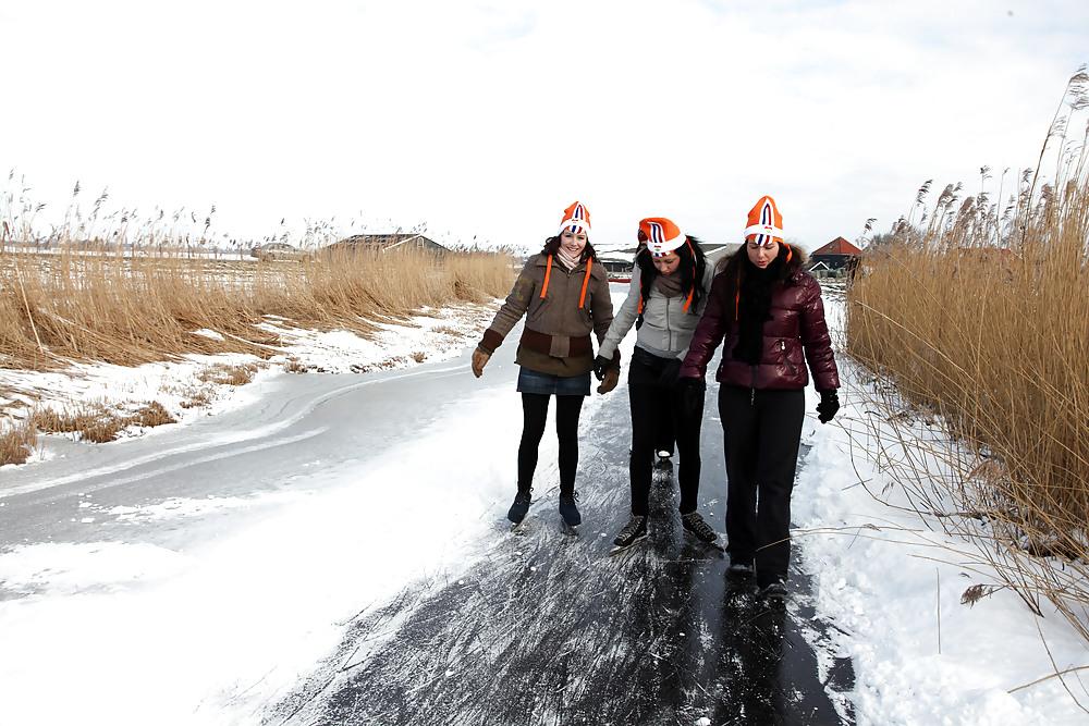 25P Julia,Elisa,Britt & Gylve on the Dutch Ice.