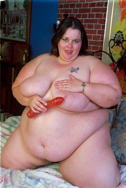 15P Amateur fat ladies showing on