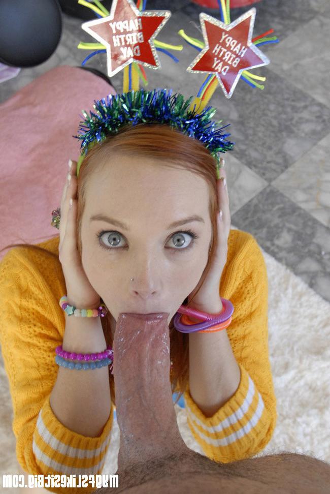 15P Real amateur girlfriends that love the big cock