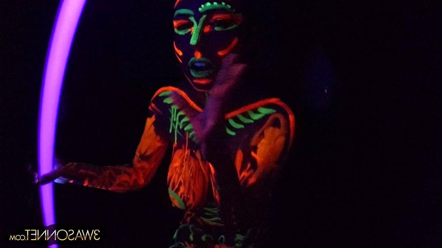 12P Mistic Ewa Sonnet in ultraviolet light