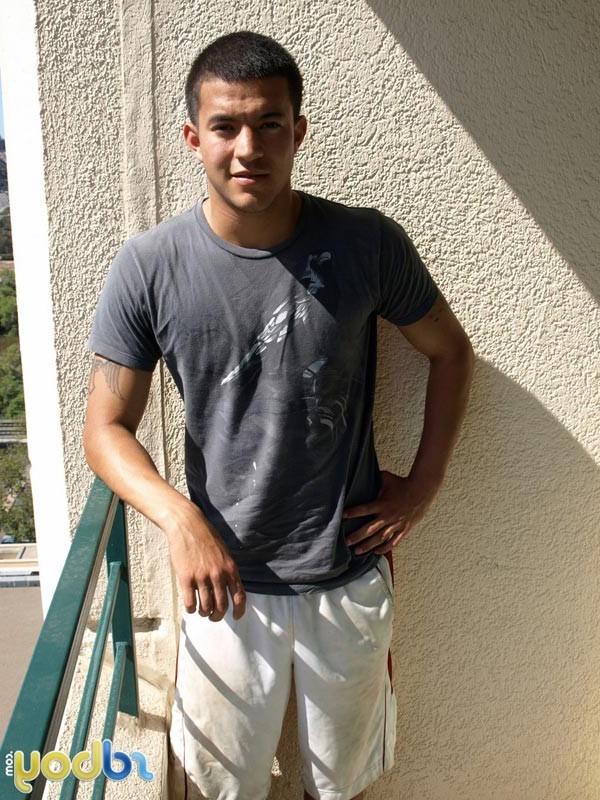 14P Latino Hunk Wanking His Meat
