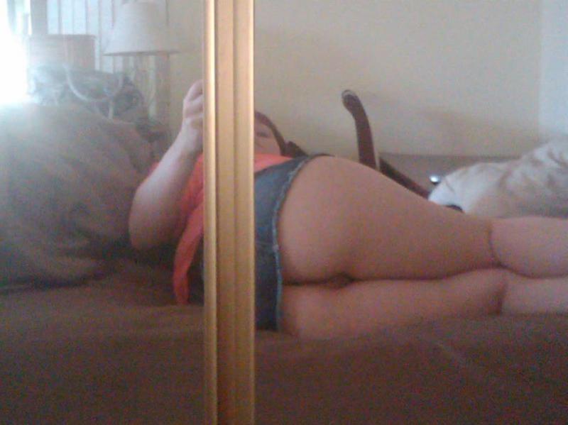 13P Babe enjoys sucking and fucking lover's thick dick