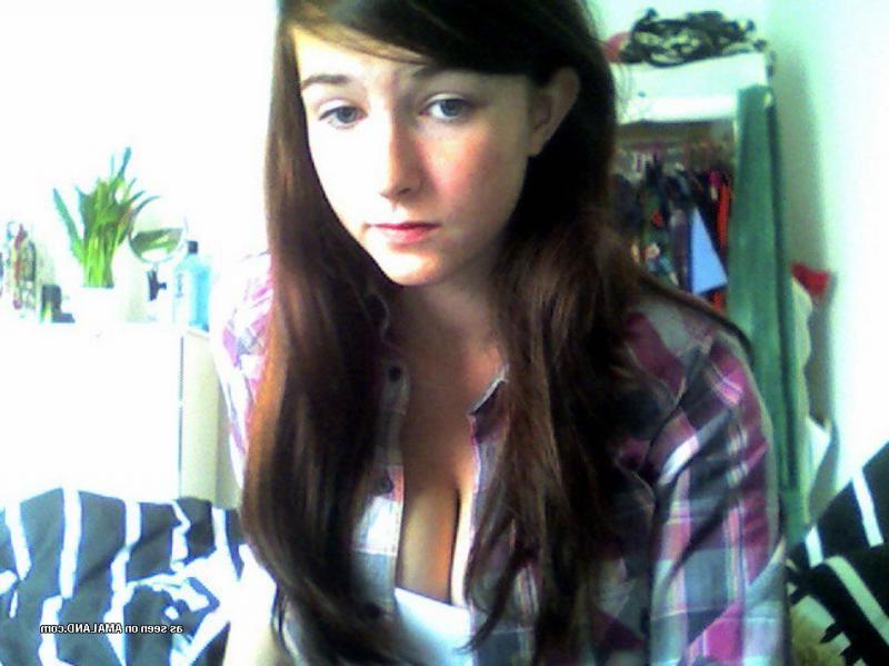 10P Naughty busty teen posing sexy in her bedroom