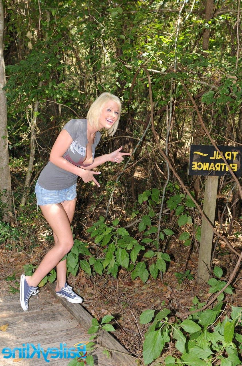 16P Big boob blonde teen flashing outside at park