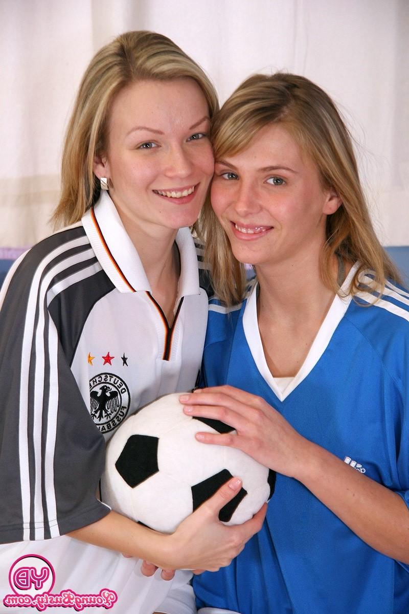 14P Two blonde girl friends toying their tight pussy together