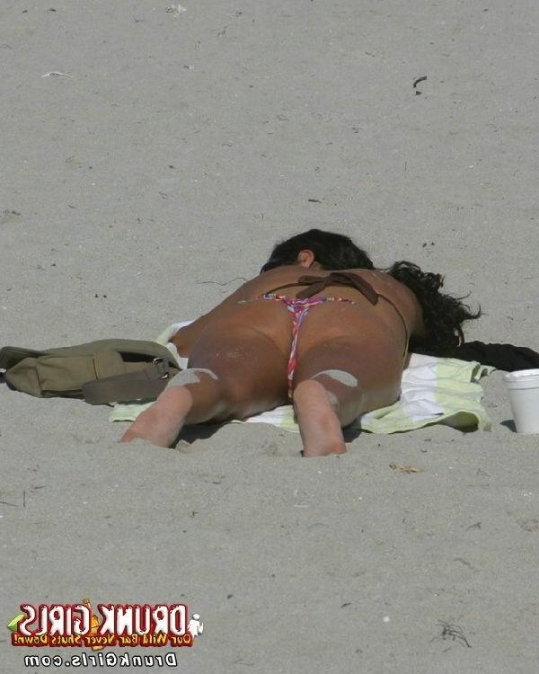16P The beach looks that much nicer with these topless babes around