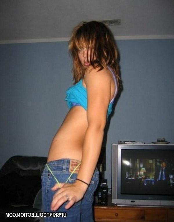 15P Girl poses on cam in panties and suddenly flashes pussy