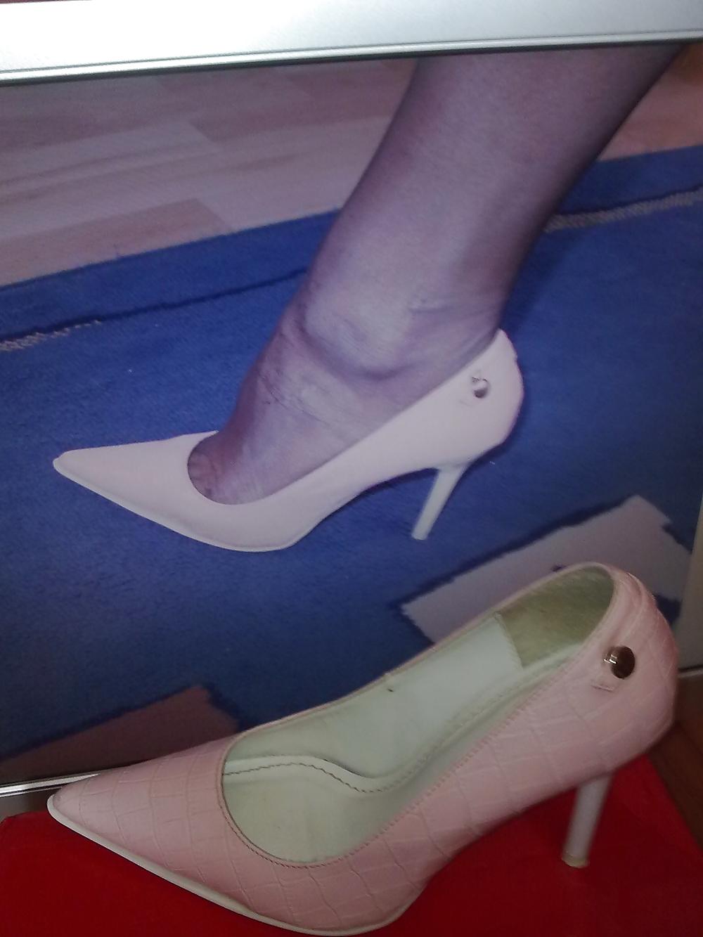 25P HOT Shoes of my friend ready to fuck and cum!!!