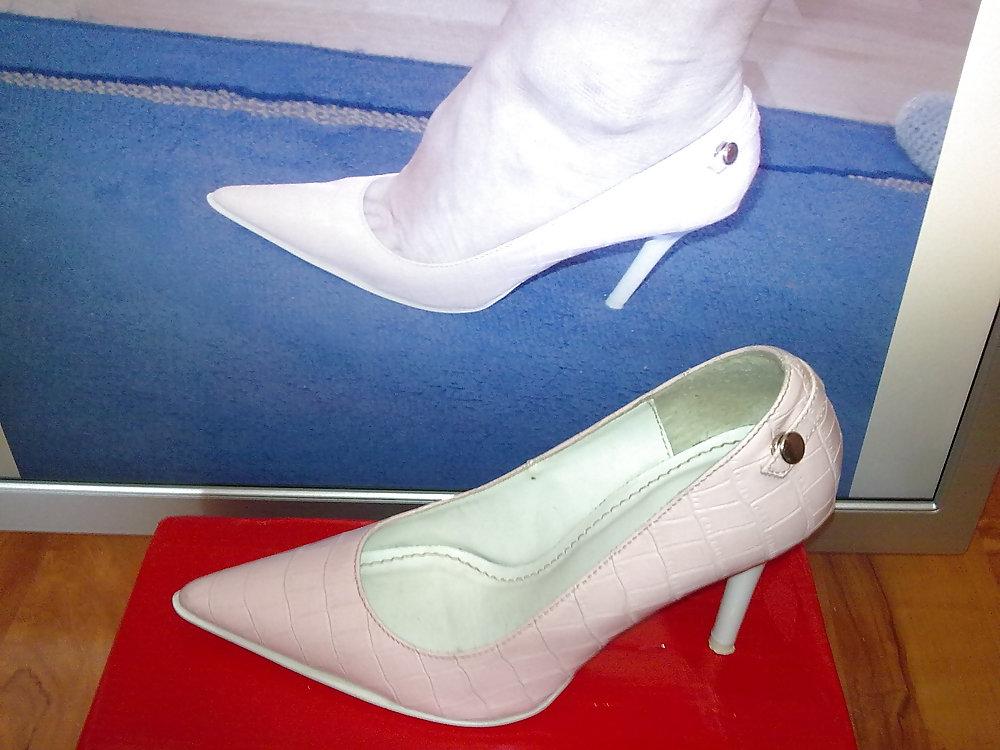 25P HOT Shoes of my friend ready to fuck and cum!!!