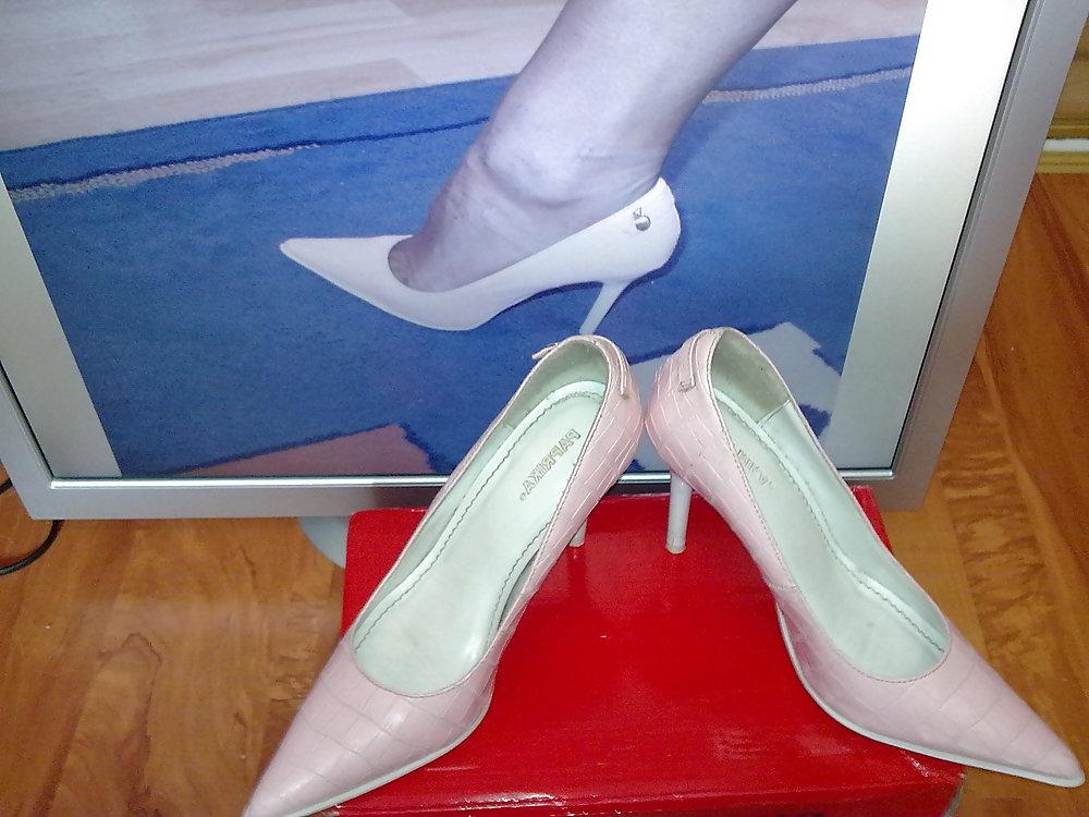 25P HOT Shoes of my friend ready to fuck and cum!!!