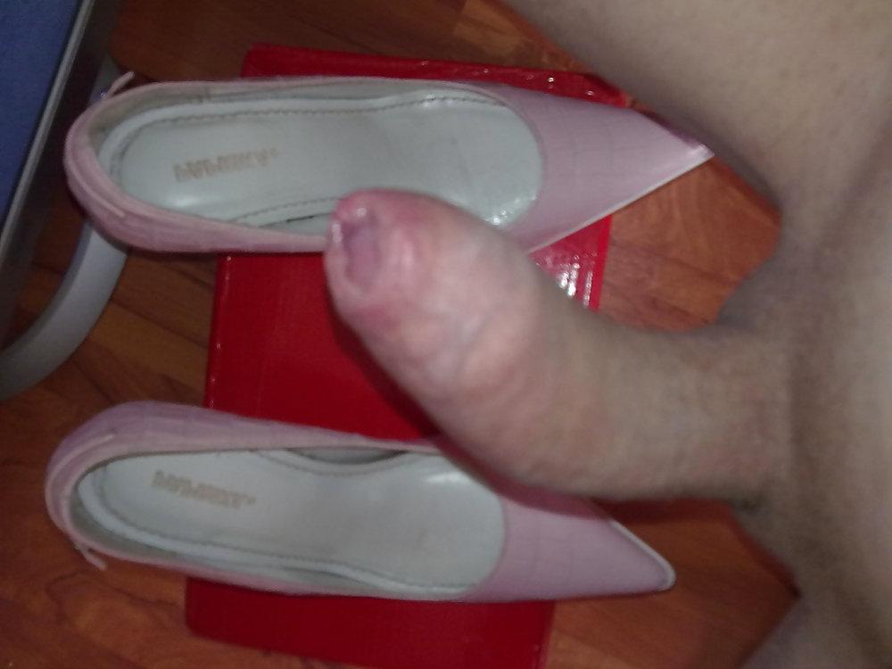 25P HOT Shoes of my friend ready to fuck and cum!!!