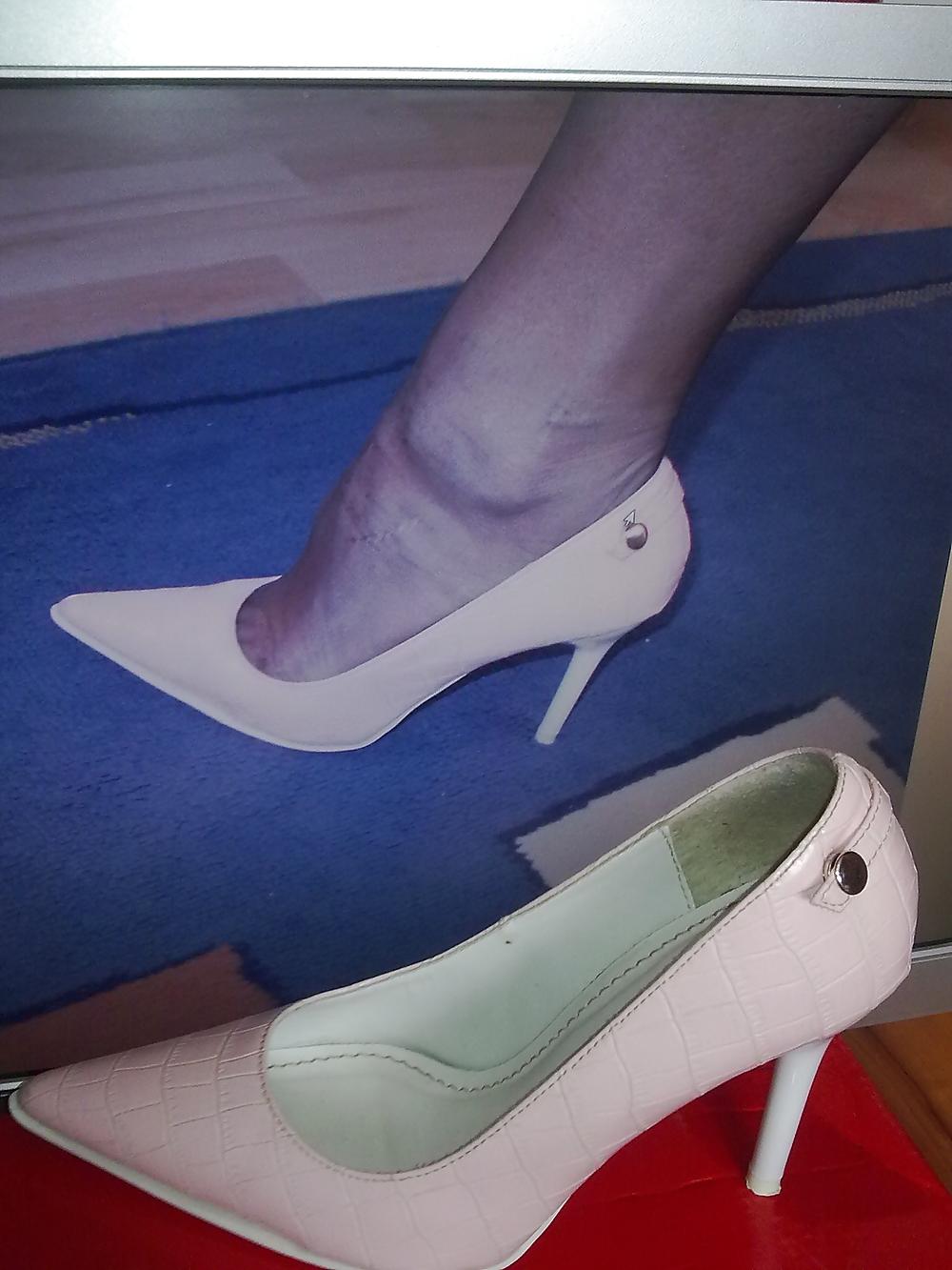 25P HOT Shoes of my friend ready to fuck and cum!!!