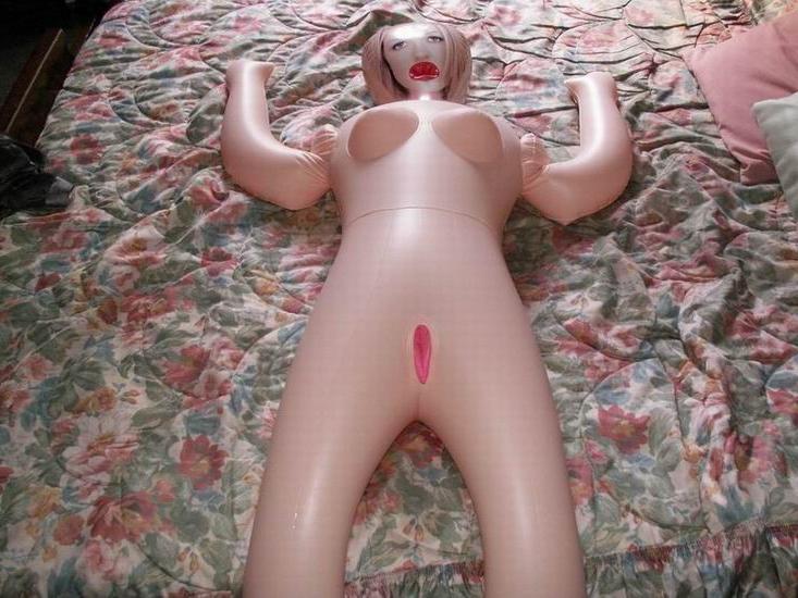 16P Lucky guy gets fucked inflantable doll