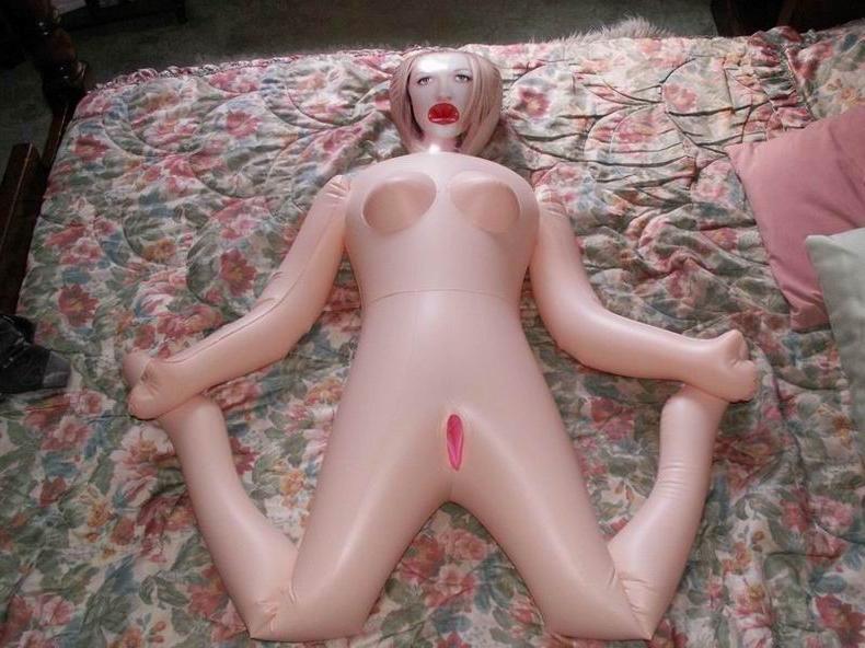 16P Lucky guy gets fucked inflantable doll