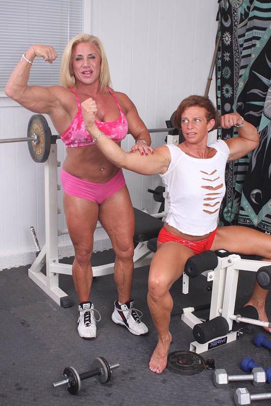 15P Muscle Girls Working Out