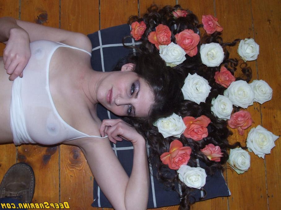 16P Amateur Babe Getting Pissed On