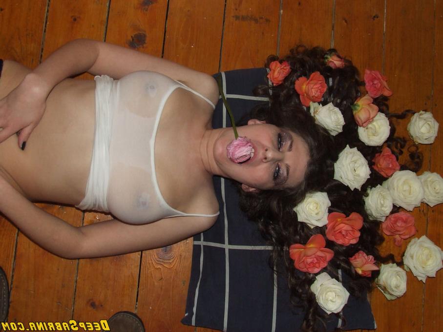 16P Amateur Babe Getting Pissed On