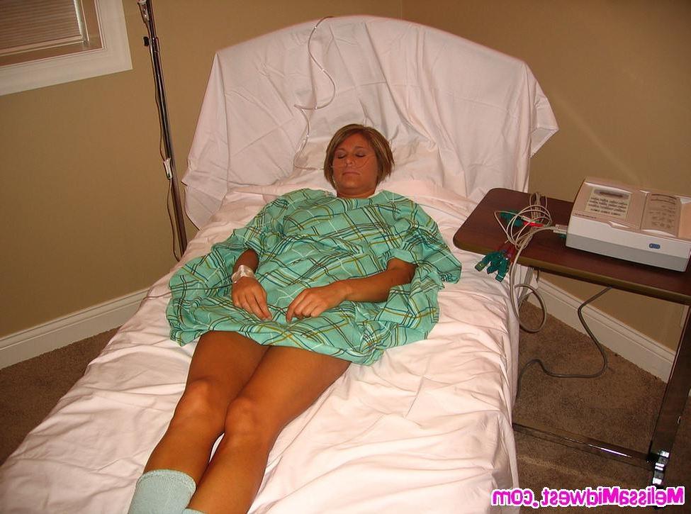15P Amateur Melissa Midwest examined and fondled by perverted doctor
