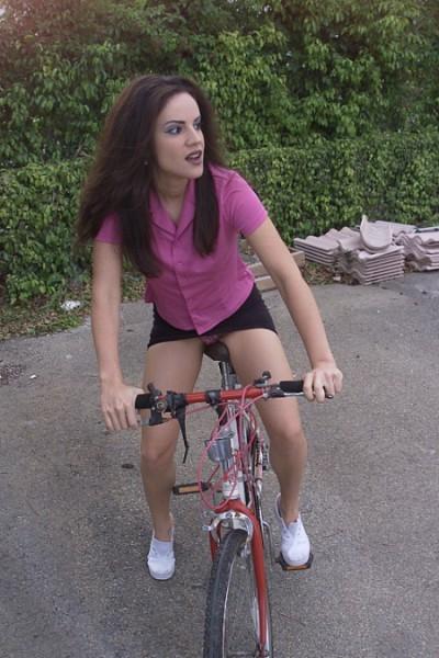 16P Outdoor teen pisser