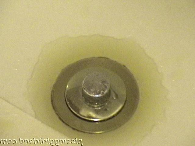 16P Wet pissing girlfriend