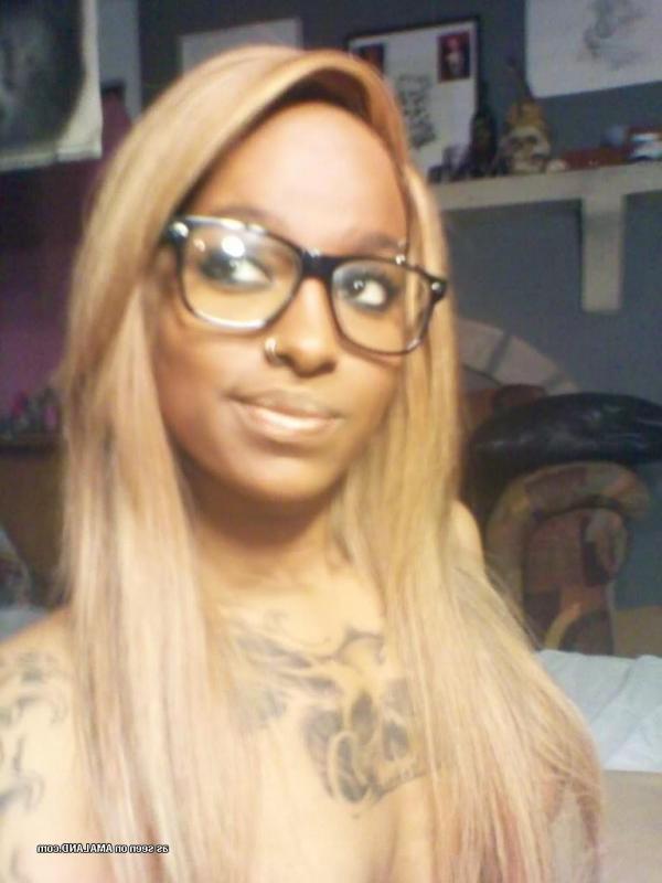 6P Amateur inked black teen camwhoring in her bedroom