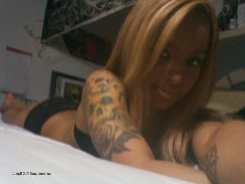 6P Amateur inked black teen camwhoring in her bedroom