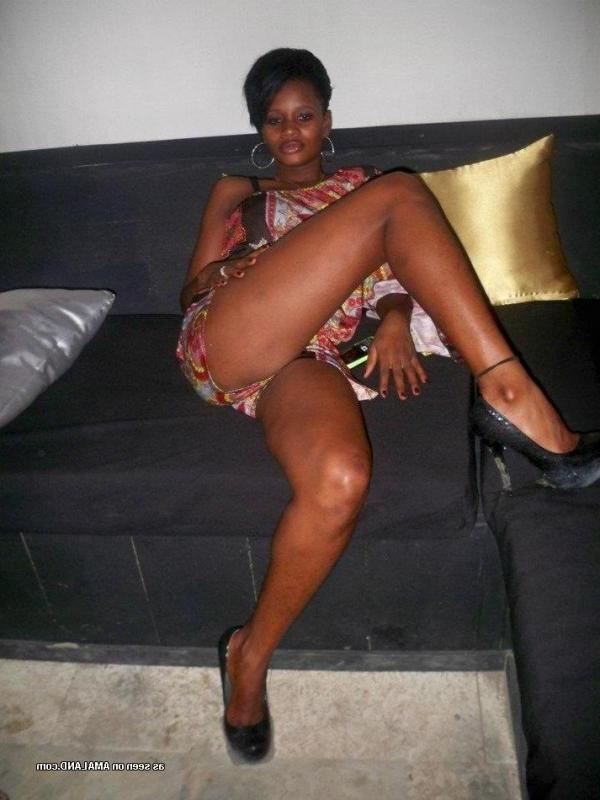 5P Amateur ebony chicks teasing lovers in kinky selfpics
