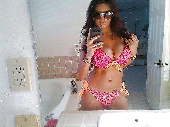 25P Share hottie pics