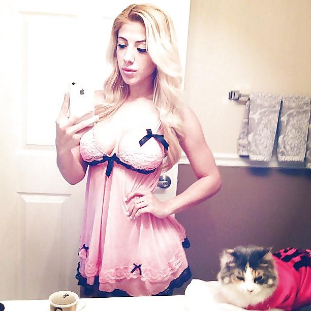 25P Share hottie pics