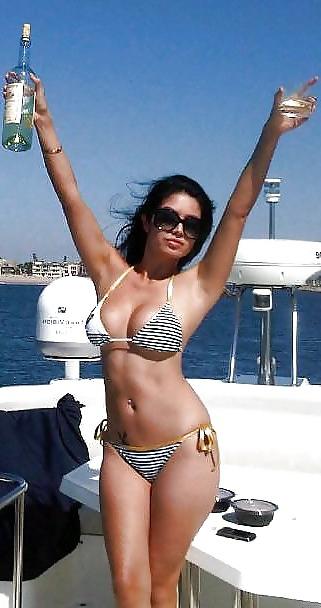 25P Share hottie pics