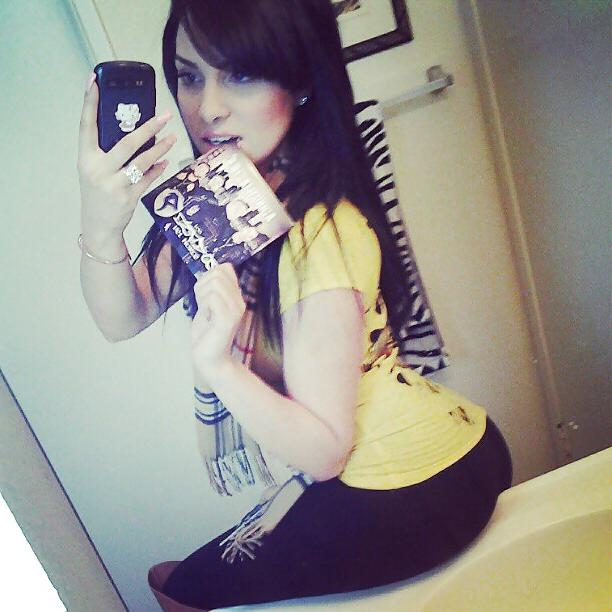 25P Share hottie pics