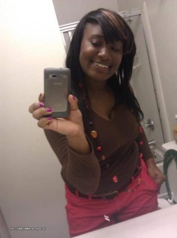 10P Selection of naughty ebony babes posing for their lovers
