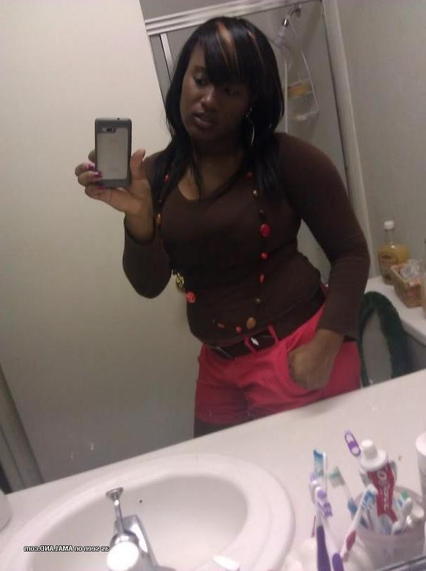10P Selection of naughty ebony babes posing for their lovers