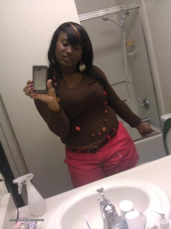 10P Selection of naughty ebony babes posing for their lovers