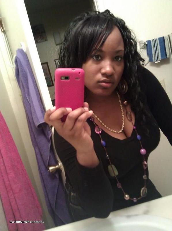 10P Selection of naughty ebony babes posing for their lovers