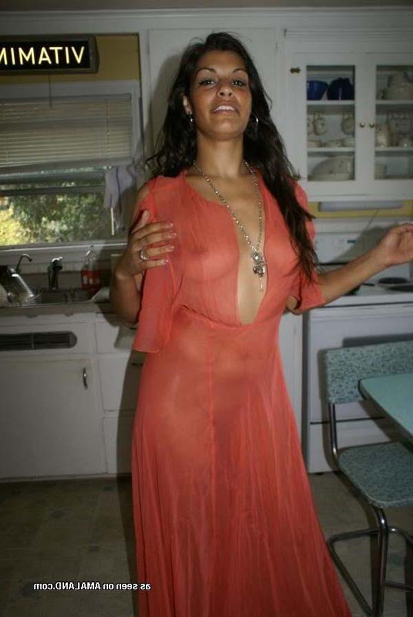 16P Collection of an amateur mulatto bombshellâ€™s selfpics