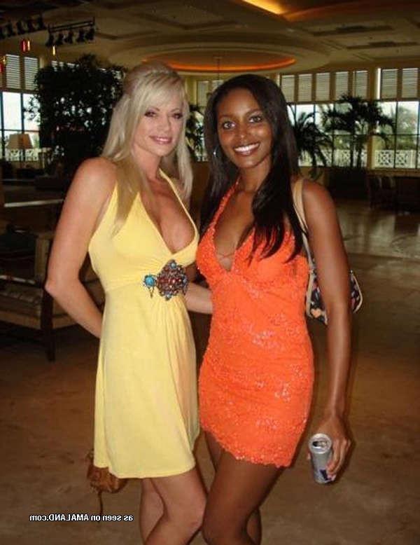 15P Hot ebony bombshell looking hot in a swimsuit