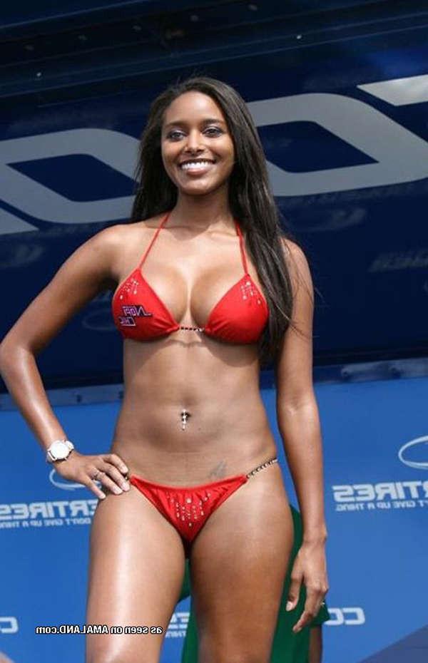 15P Hot ebony bombshell looking hot in a swimsuit