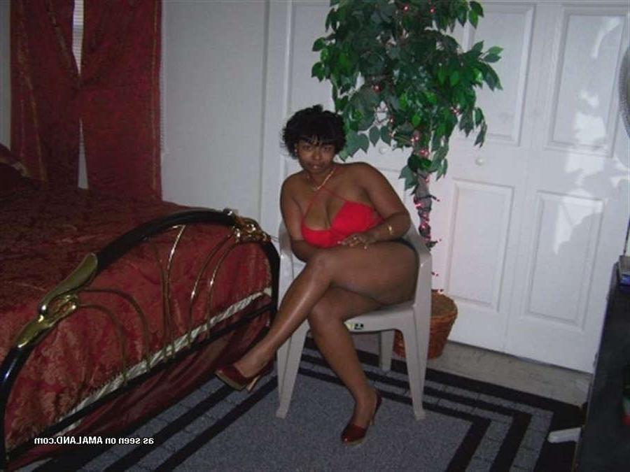 15P Ebony nudes nude in the bedroom