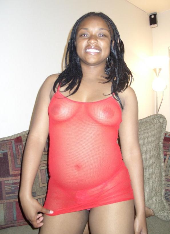 15P Naked sexy amateurs showing off their sweet shaved pussies
