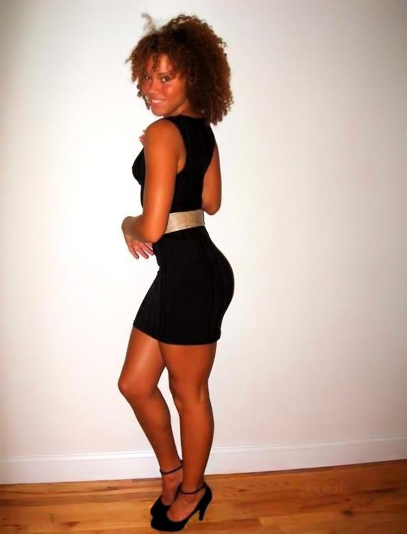 15P Beautiful brunette chick with perky tits posing naked