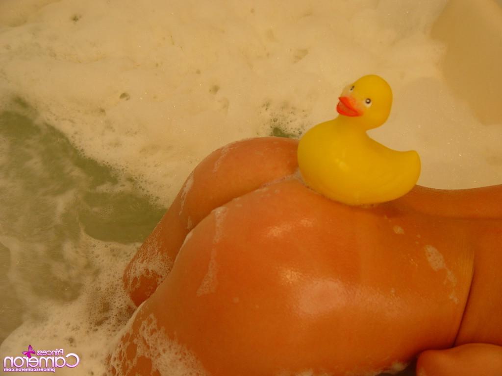 16P Girl in bathtub