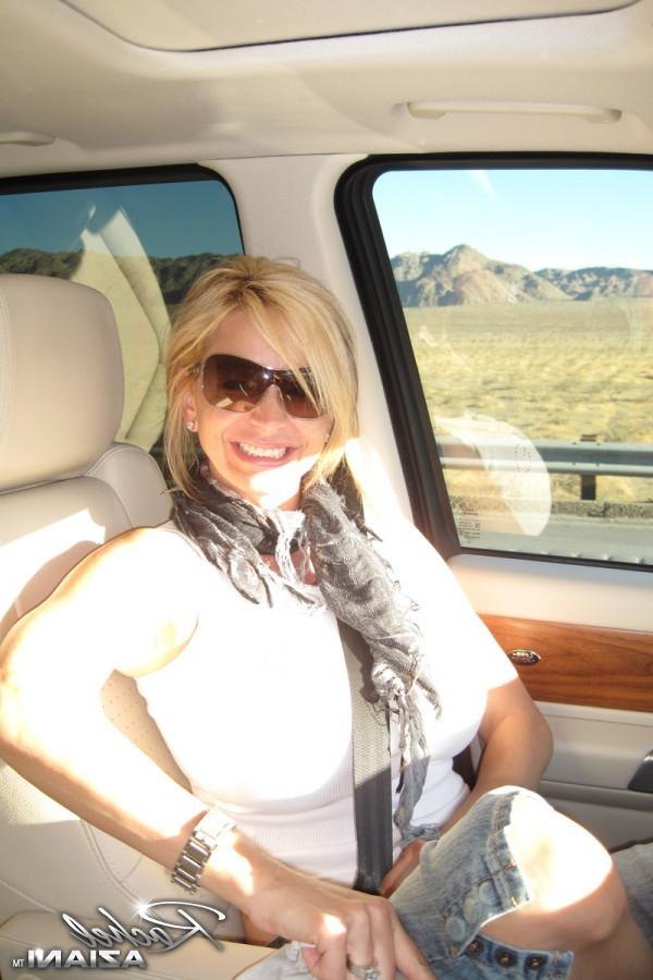 15P Spend some time behind the scenes with beautiful busty blonde, Rachel Aziani!  G