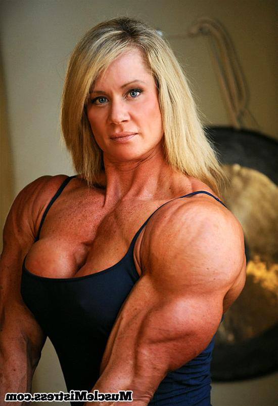 12P Massive ripped muscular Amazon Goddess with impressive physique