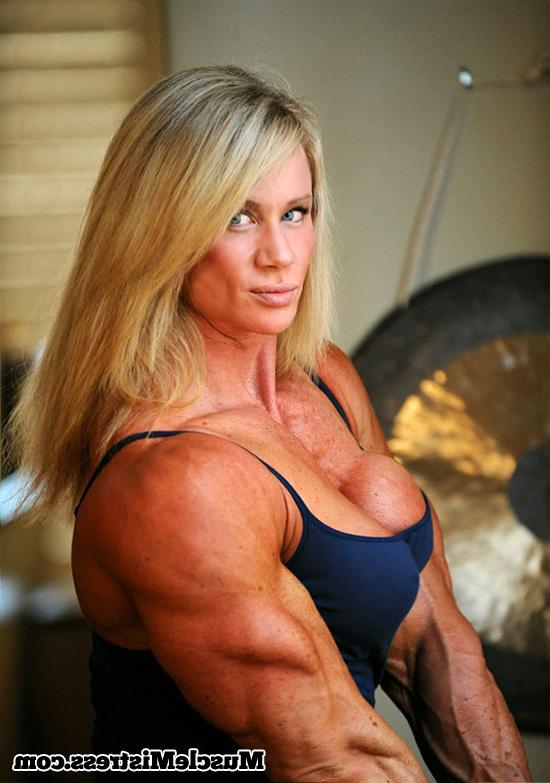12P Massive ripped muscular Amazon Goddess with impressive physique