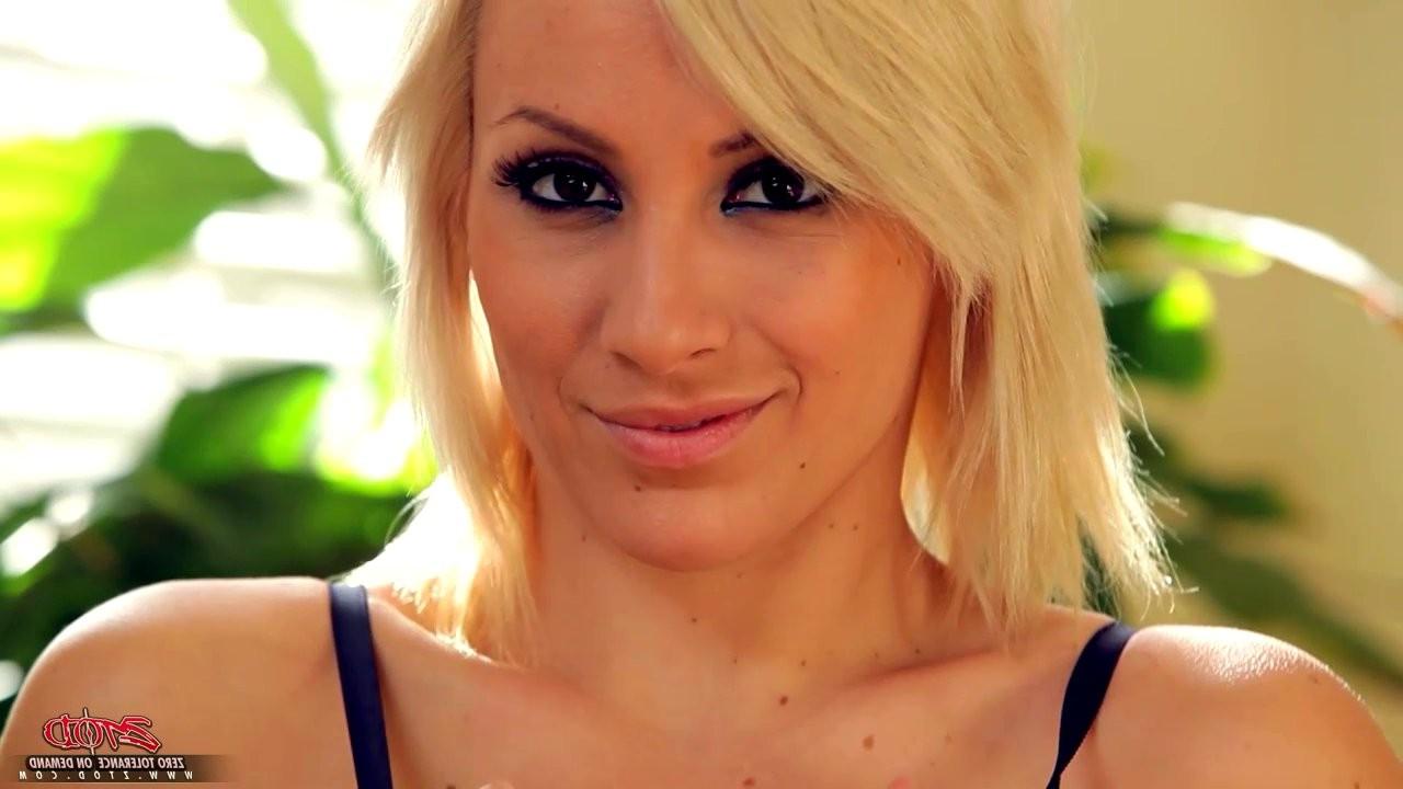 16P Blonde Lexi Swallow does what her name promises