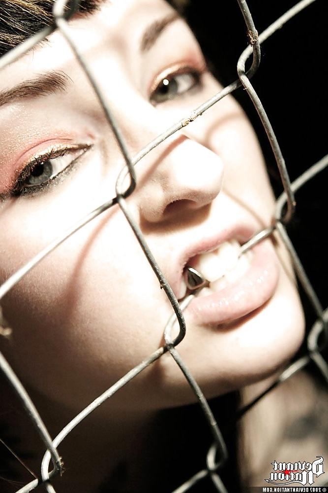 25P Cage Fighter Adahila