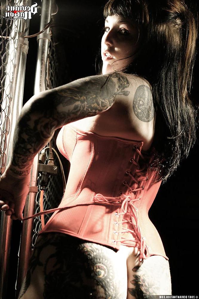 25P Cage Fighter Adahila