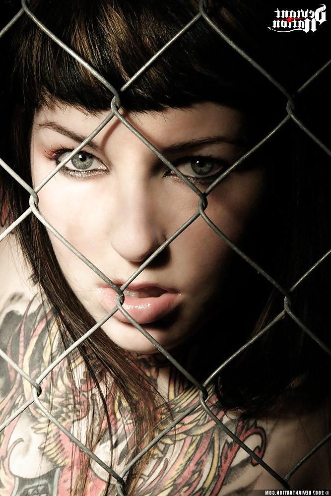 25P Cage Fighter Adahila