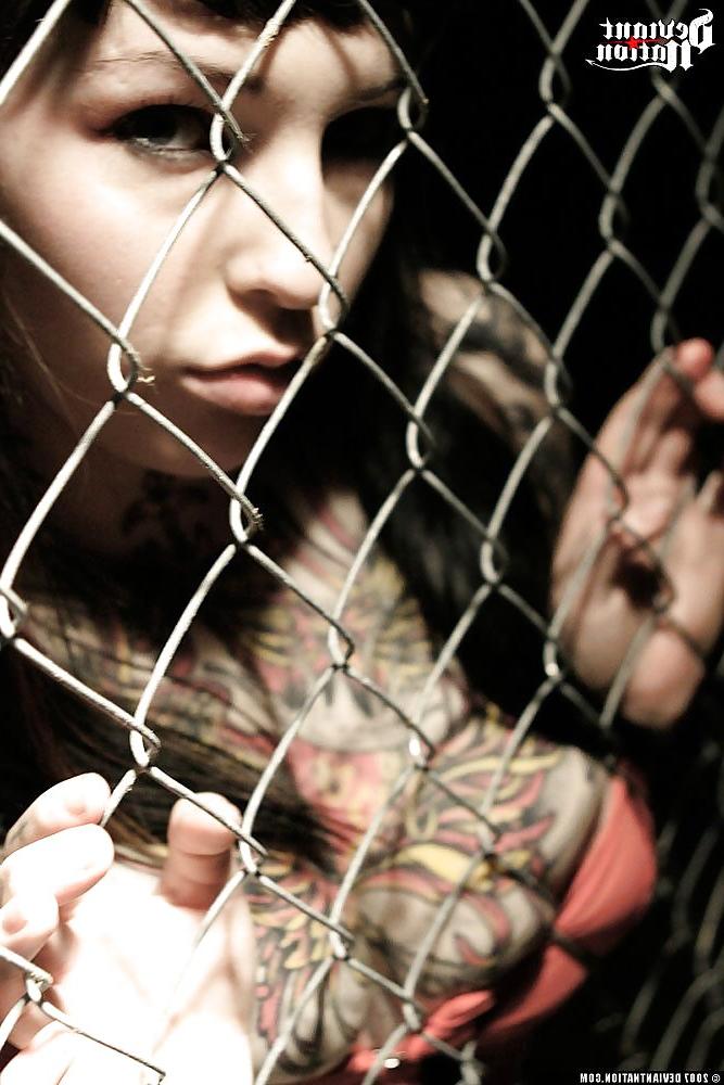 25P Cage Fighter Adahila